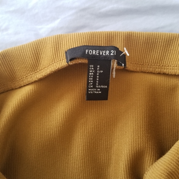 Forever 21 short skirt - new without tag - Picture 2 of 3